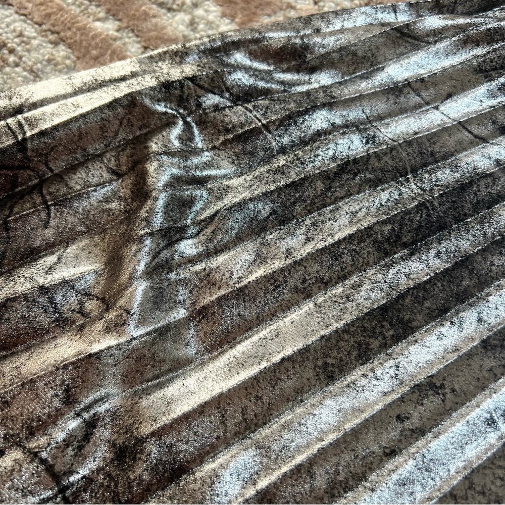 Halogen Metallic Pleated Skirt Estimated Size M - Picture 4 of 7